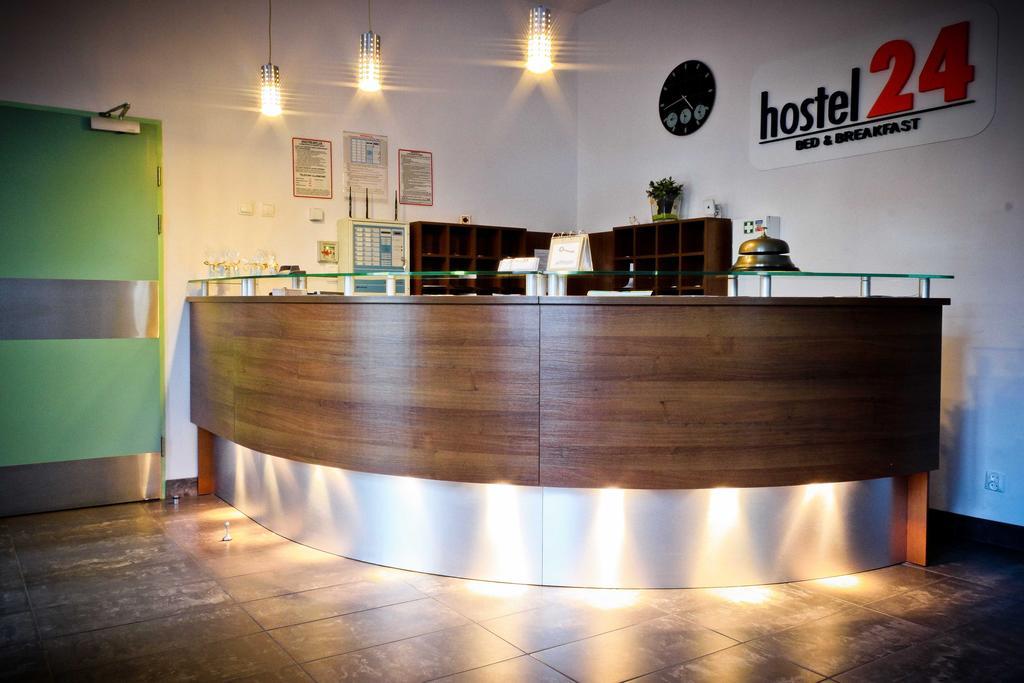 Hostel24 Bed&Breakfast Bydgoszcz Exterior foto