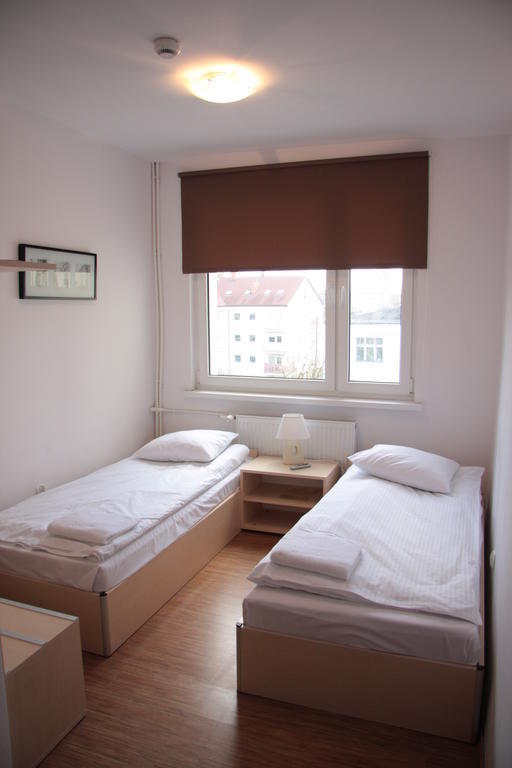 Hostel24 Bed&Breakfast Bydgoszcz Habitación foto
